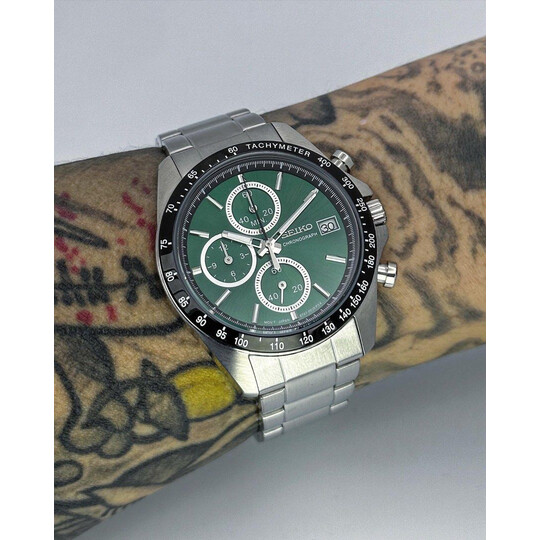 Custom Seiko Mod • Green Mecha-Quartz • 39.5mm